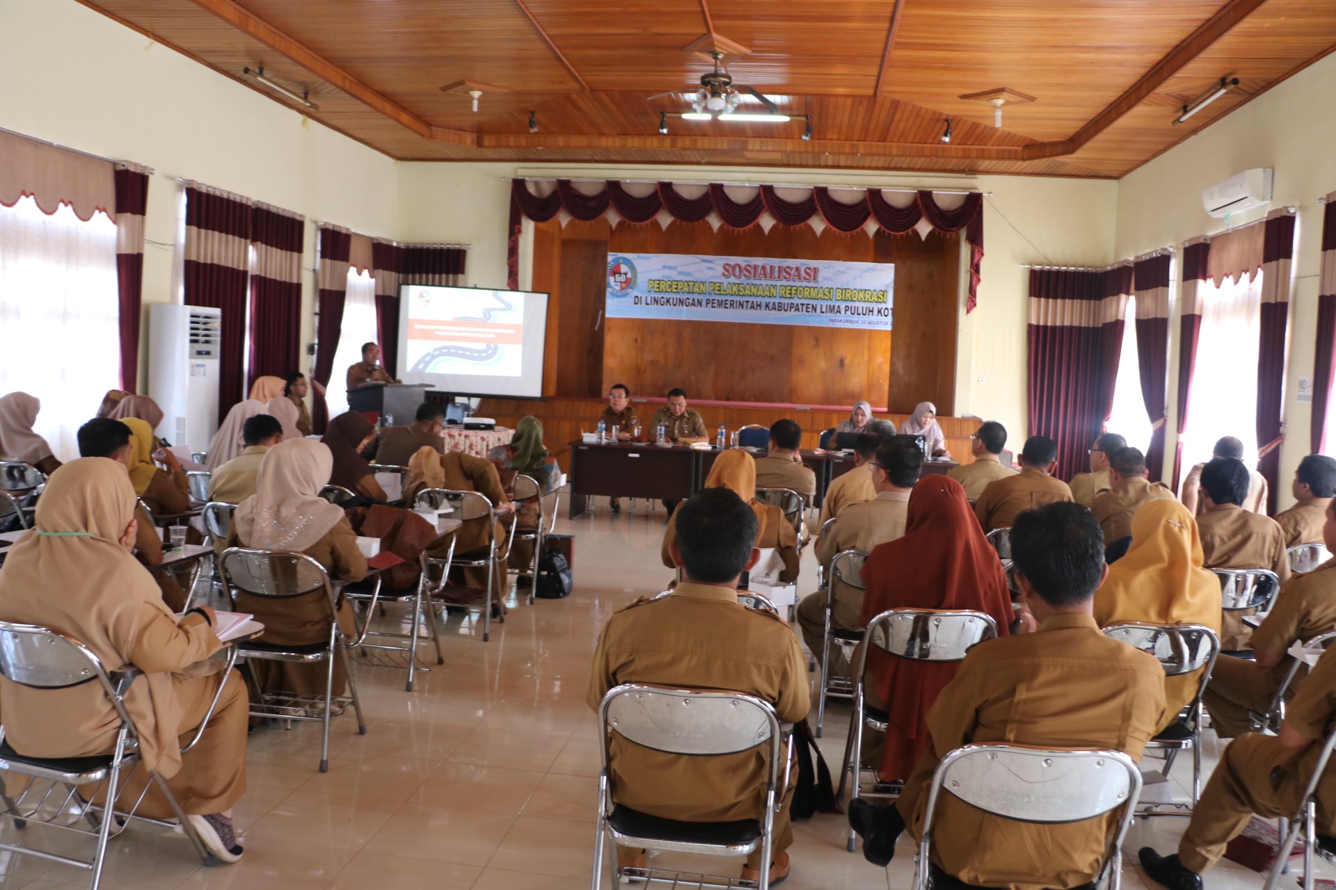 File foto tidak ditemukan !!!